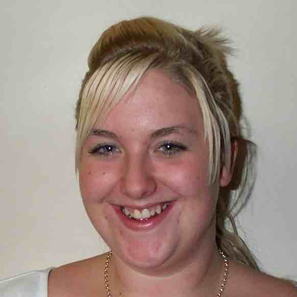 Bec Mayes as Portaloo