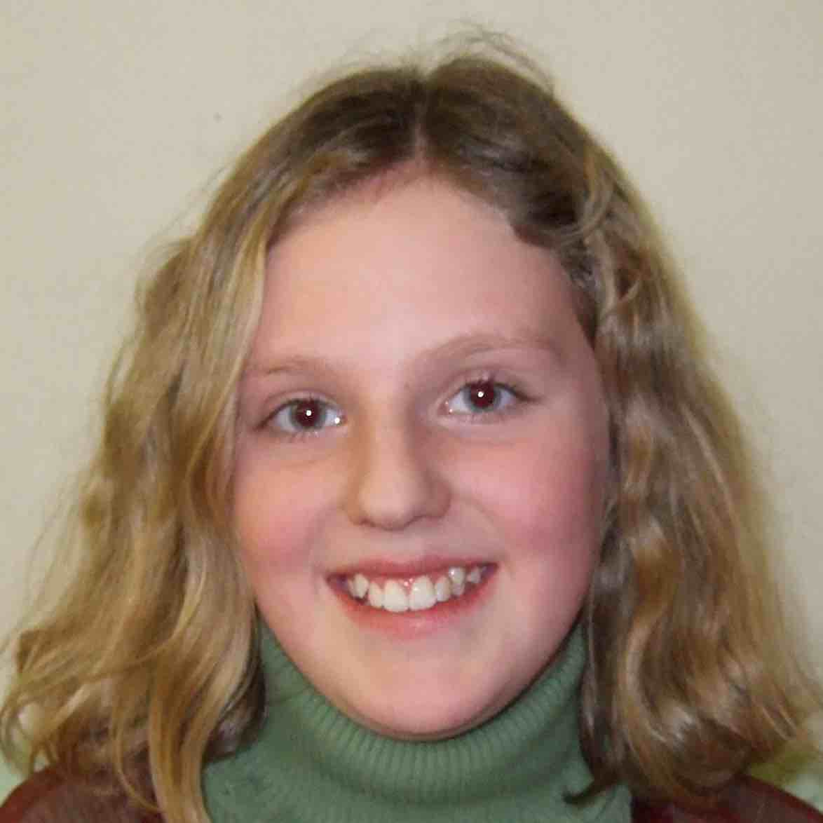 Evie Goddon as Paris